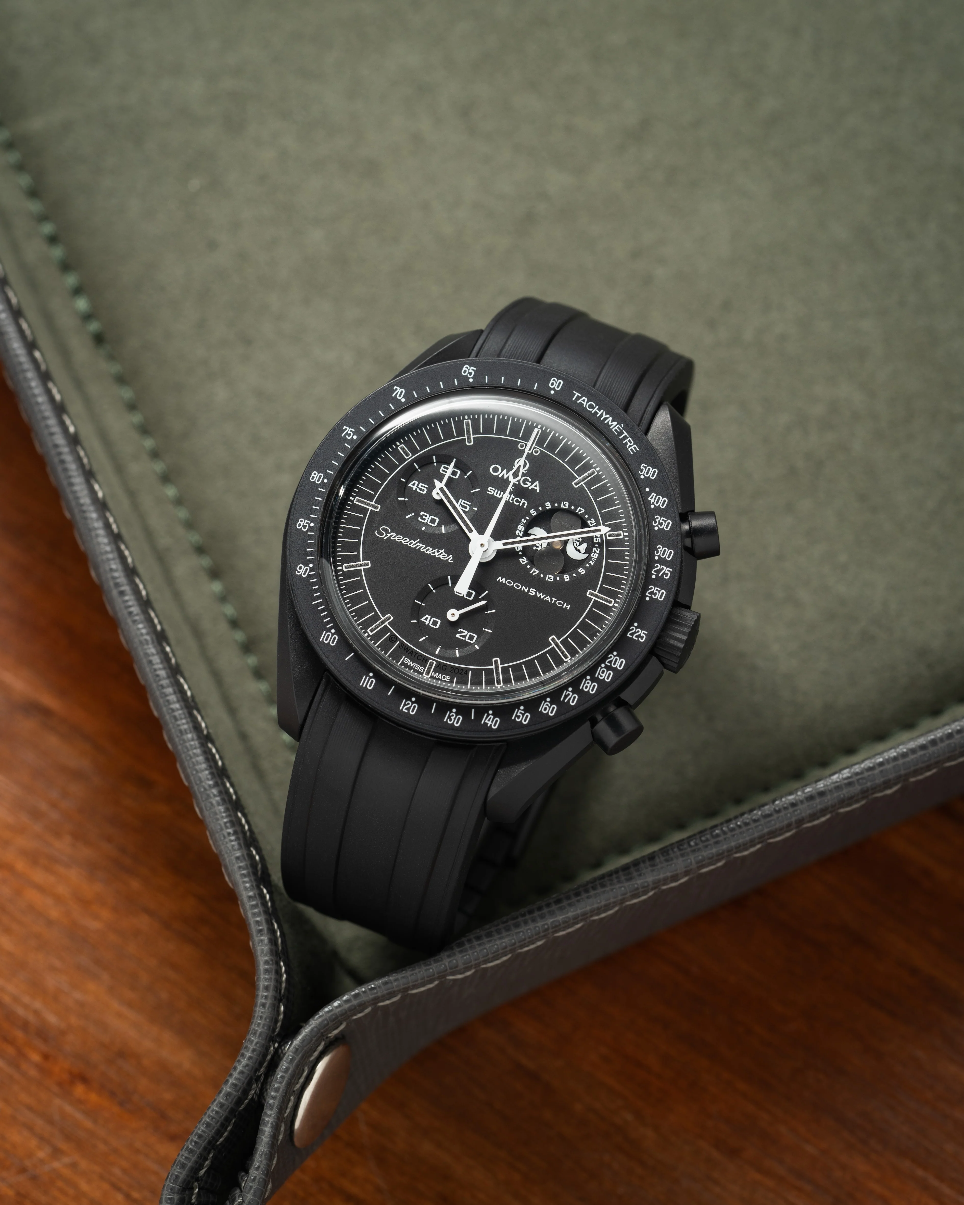 Overstock: Black CTS Rubber Strap for Omega Speedmaster - Image 4