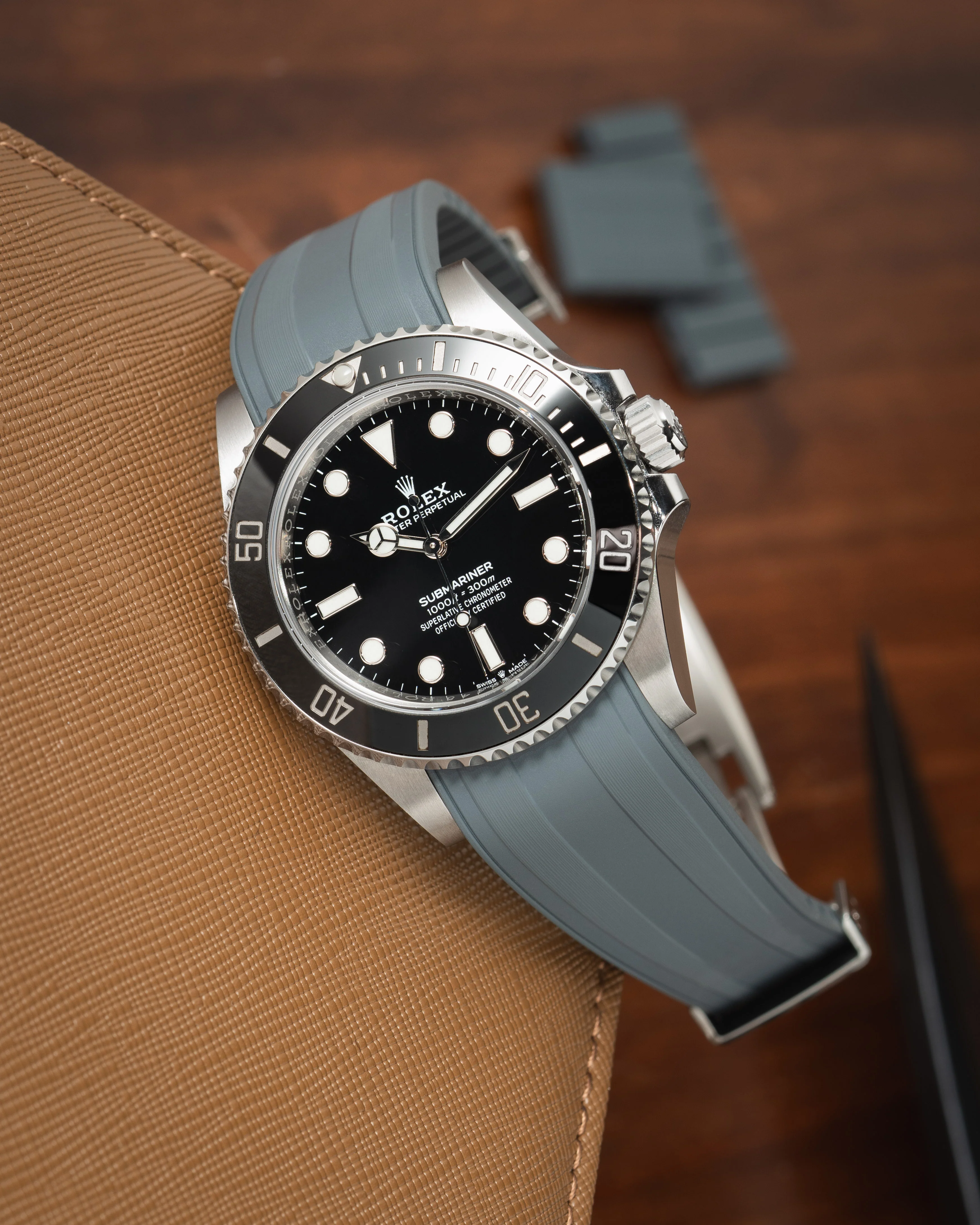Grey CTS Rubber Strap for Rolex Submariner 41mm - Image 4