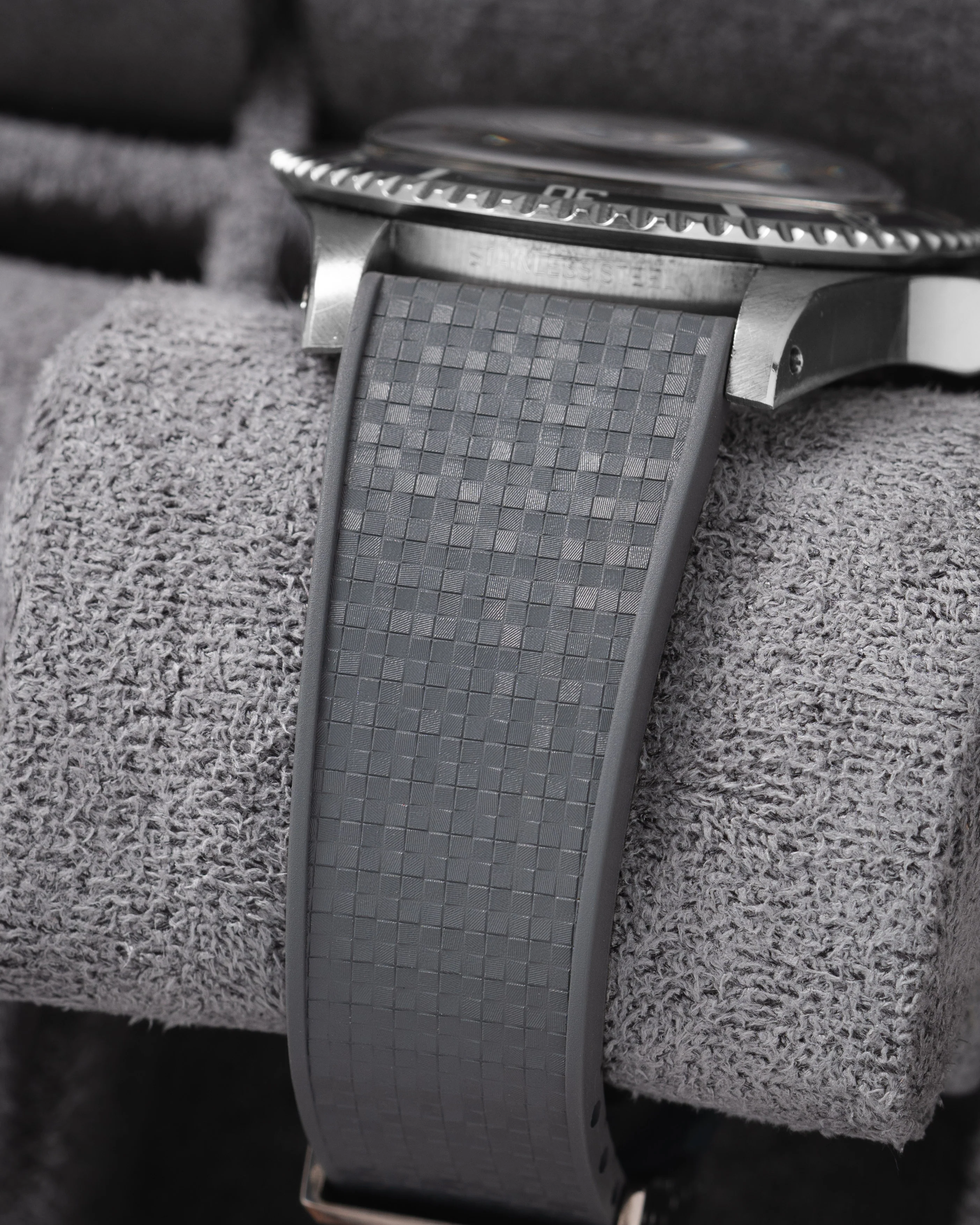 Grey Mosaic CTS Rubber Strap - Image 3