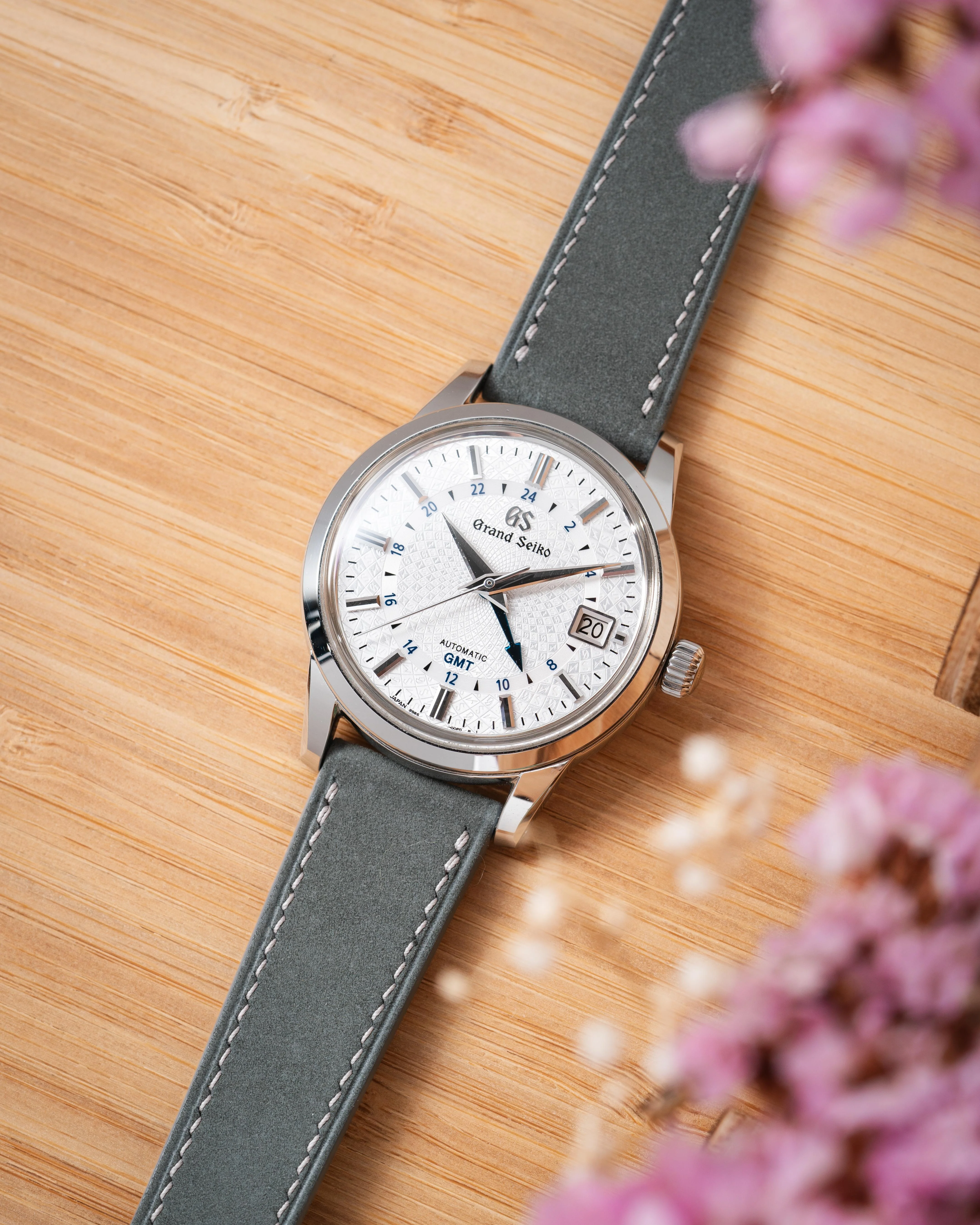 Light Grey Nubuck Slim Strap - Image 4