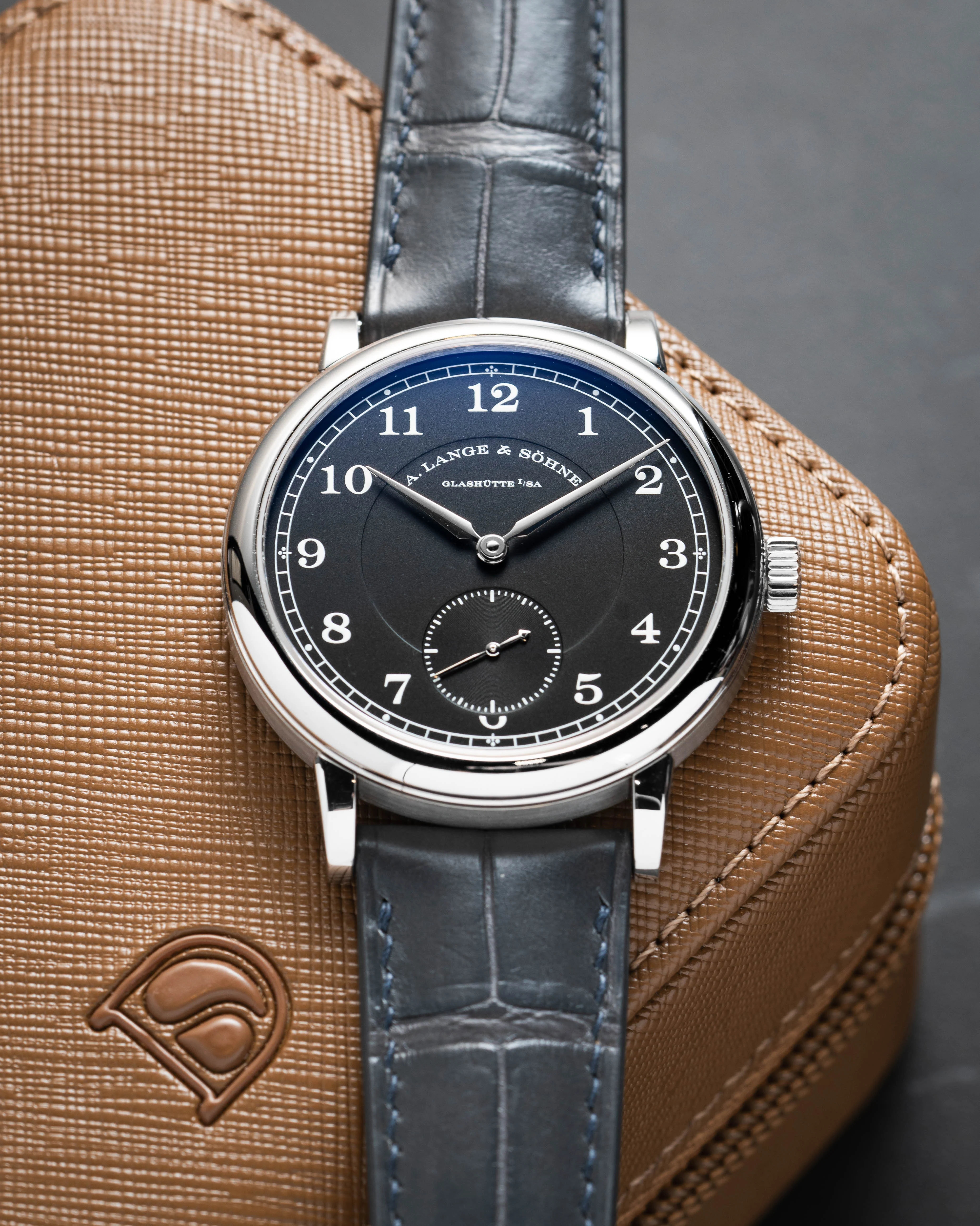 Matte Grey Storm Alligator Signature Strap - Image 4