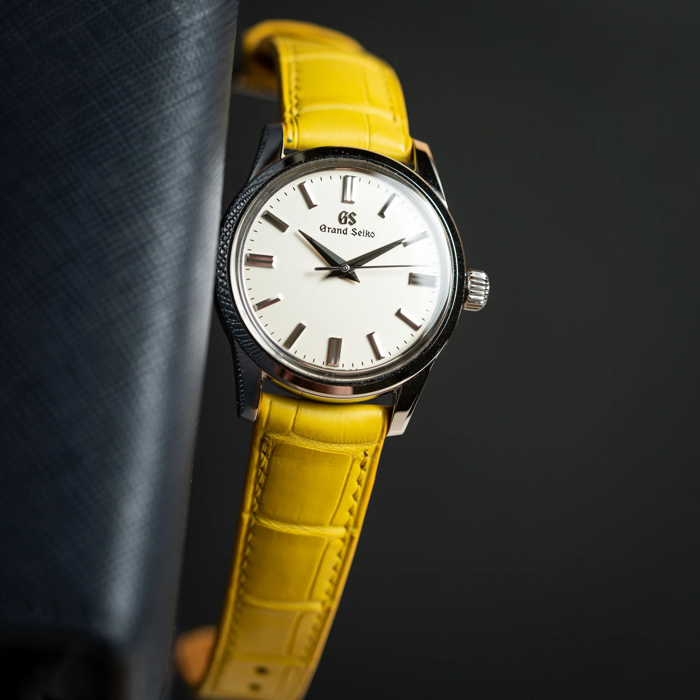 Overstock: Matte Yellow Alligator Signature Strap - Image 3