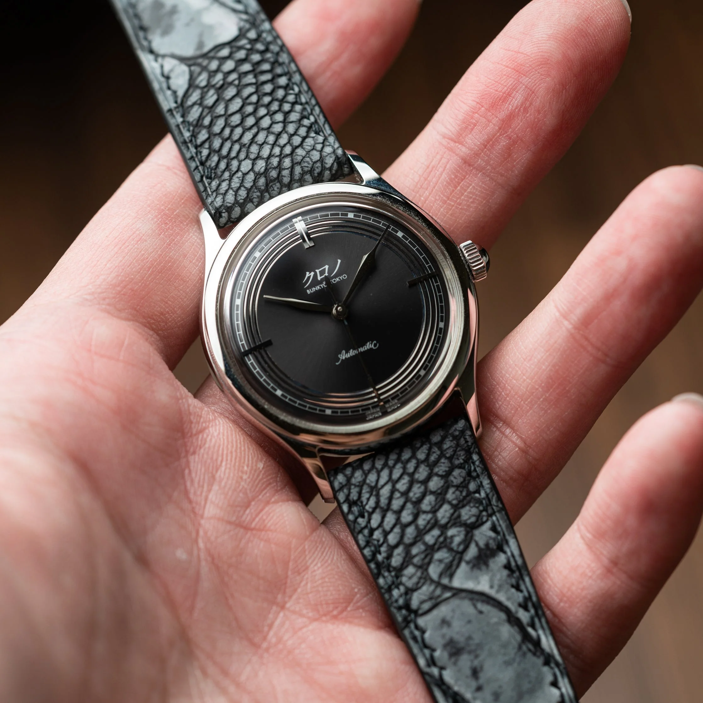 Nubuck Black Ostrich Leg Signature Strap - Image 4