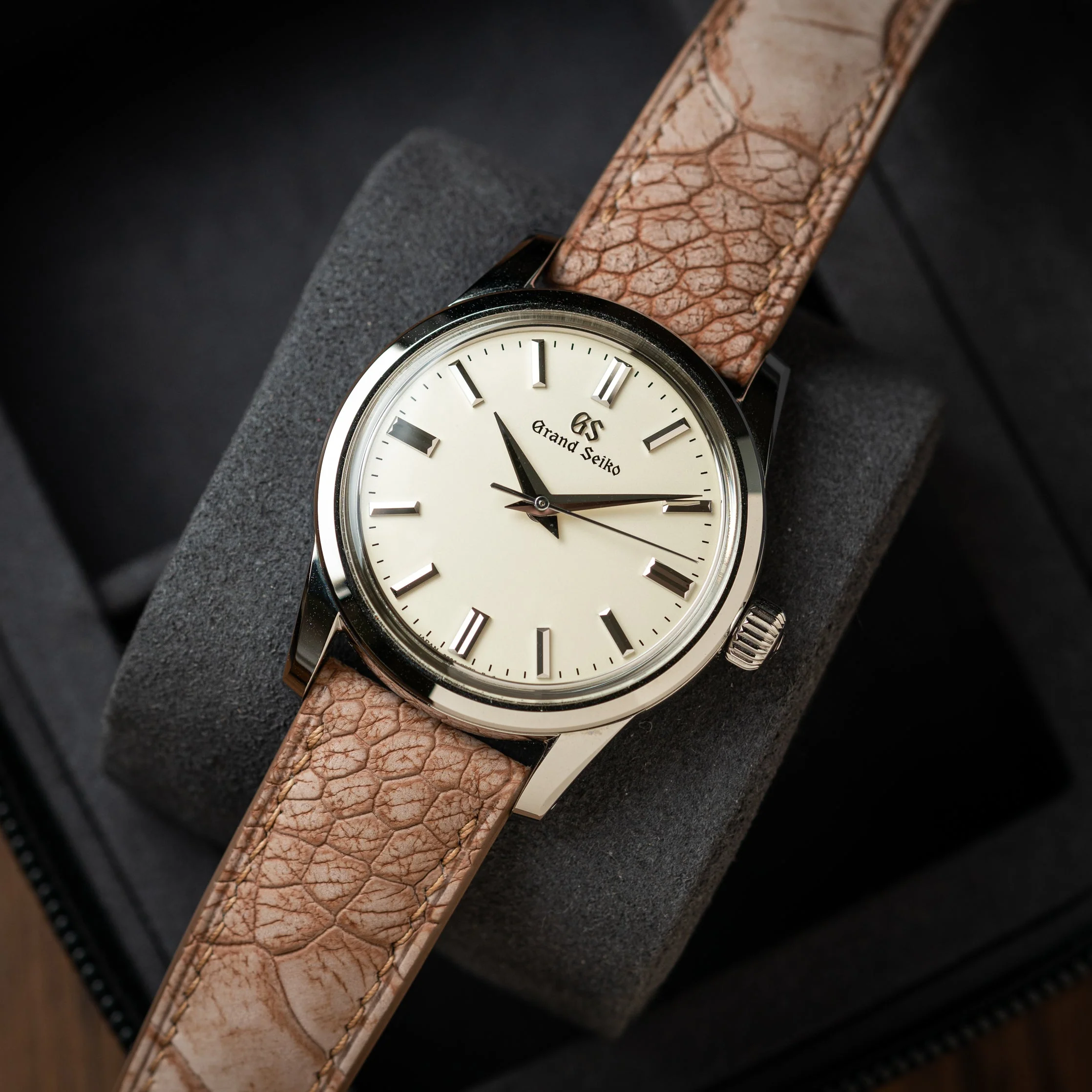 Overstock: Nubuck Kango Tabac Ostrich Leg Signature Strap - Image 2