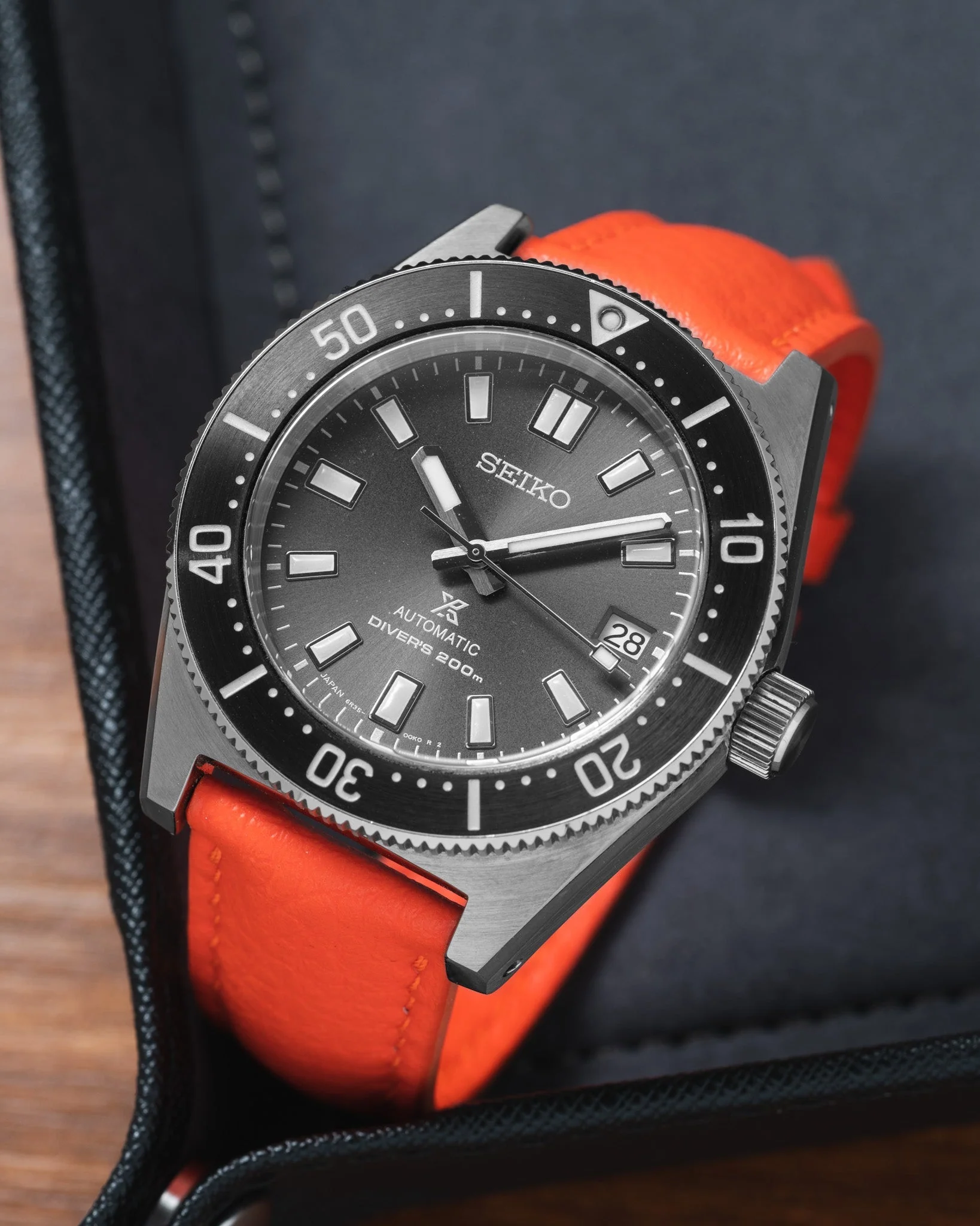 Overstock: Orange Rubberised Leather (Togo) Signature Strap - Image 4