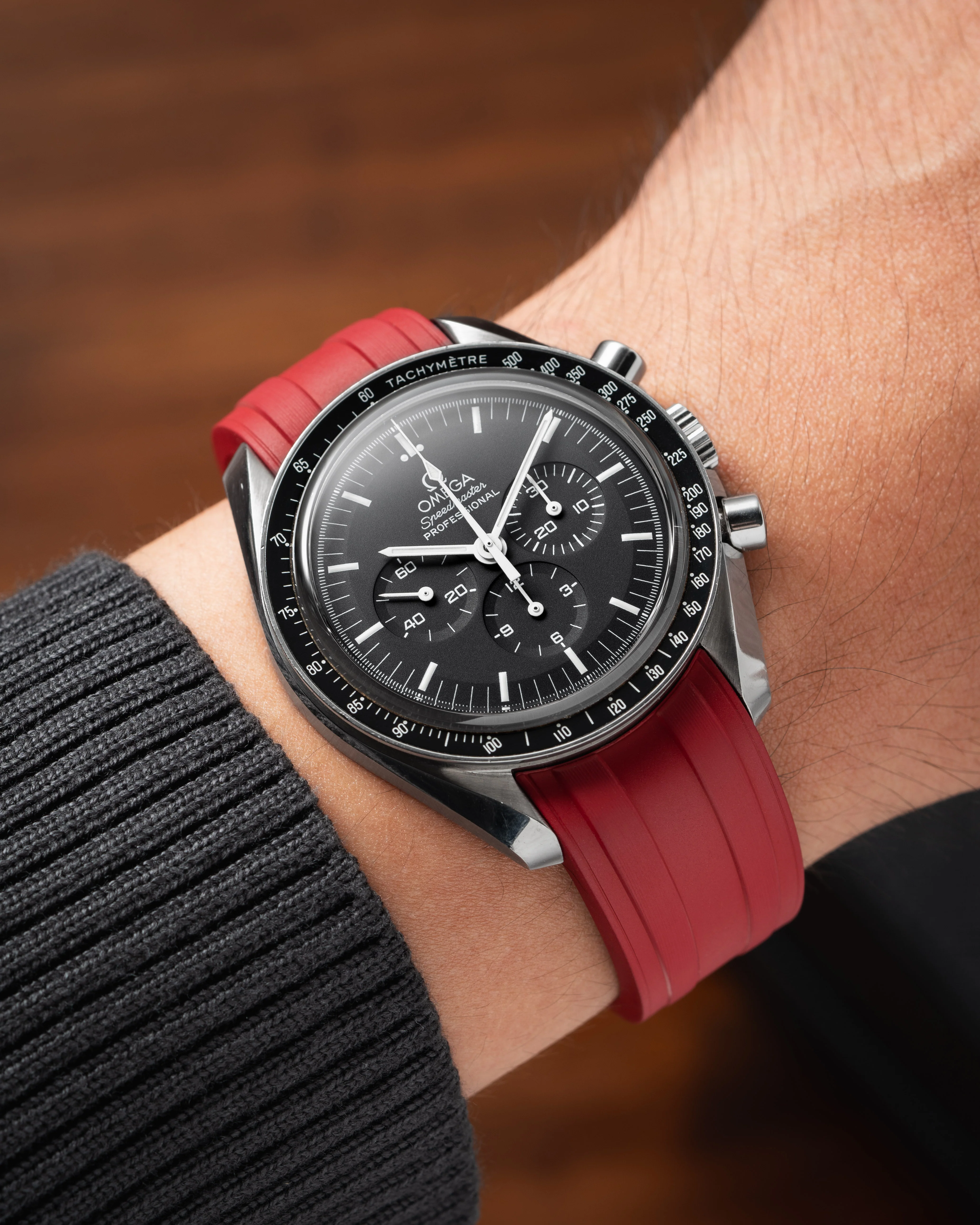 Red CTS Rubber Strap for Omega Speedmaster & Swatch MoonSwatch - Image 3
