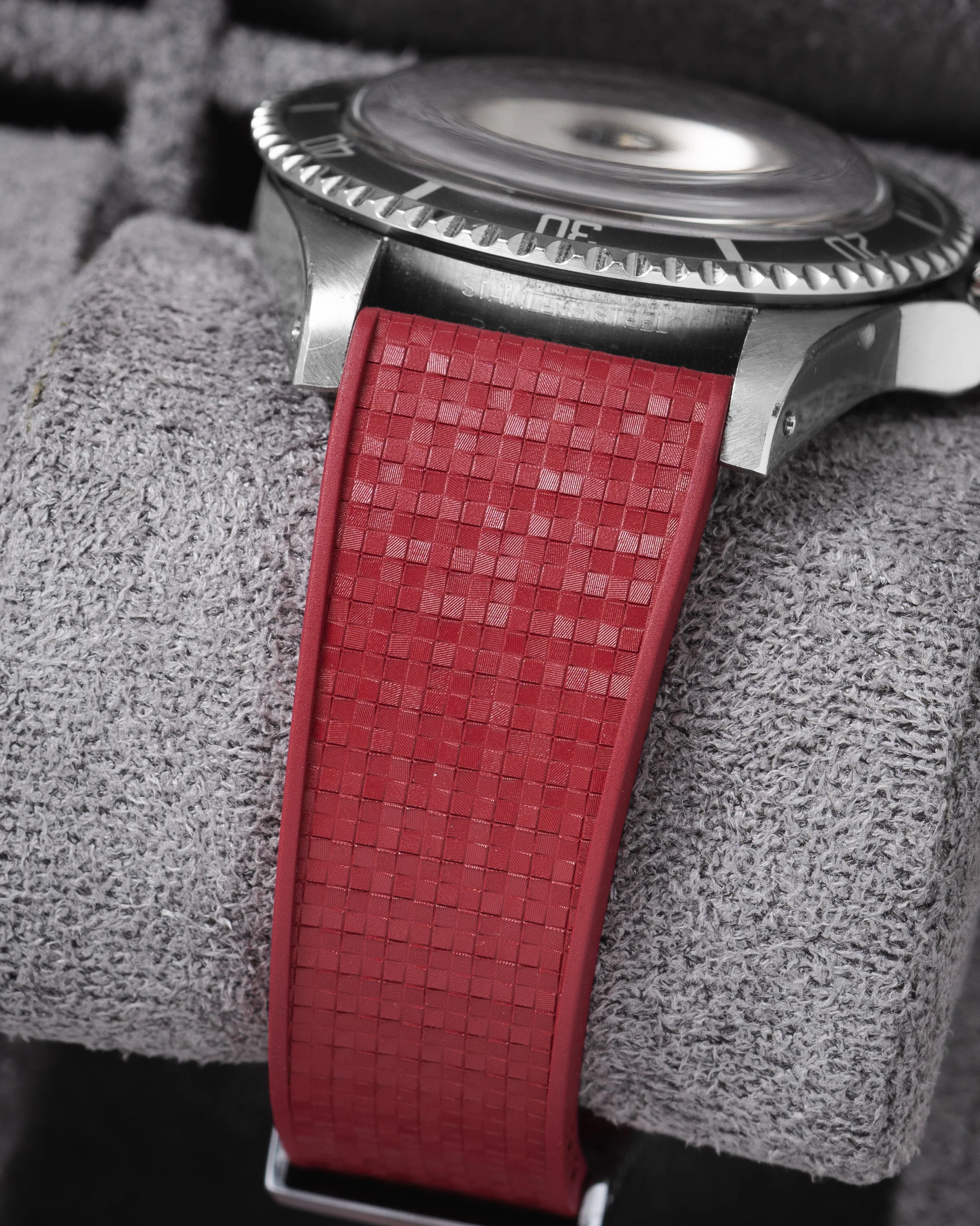 Red Mosaic CTS Rubber Strap - Image 3
